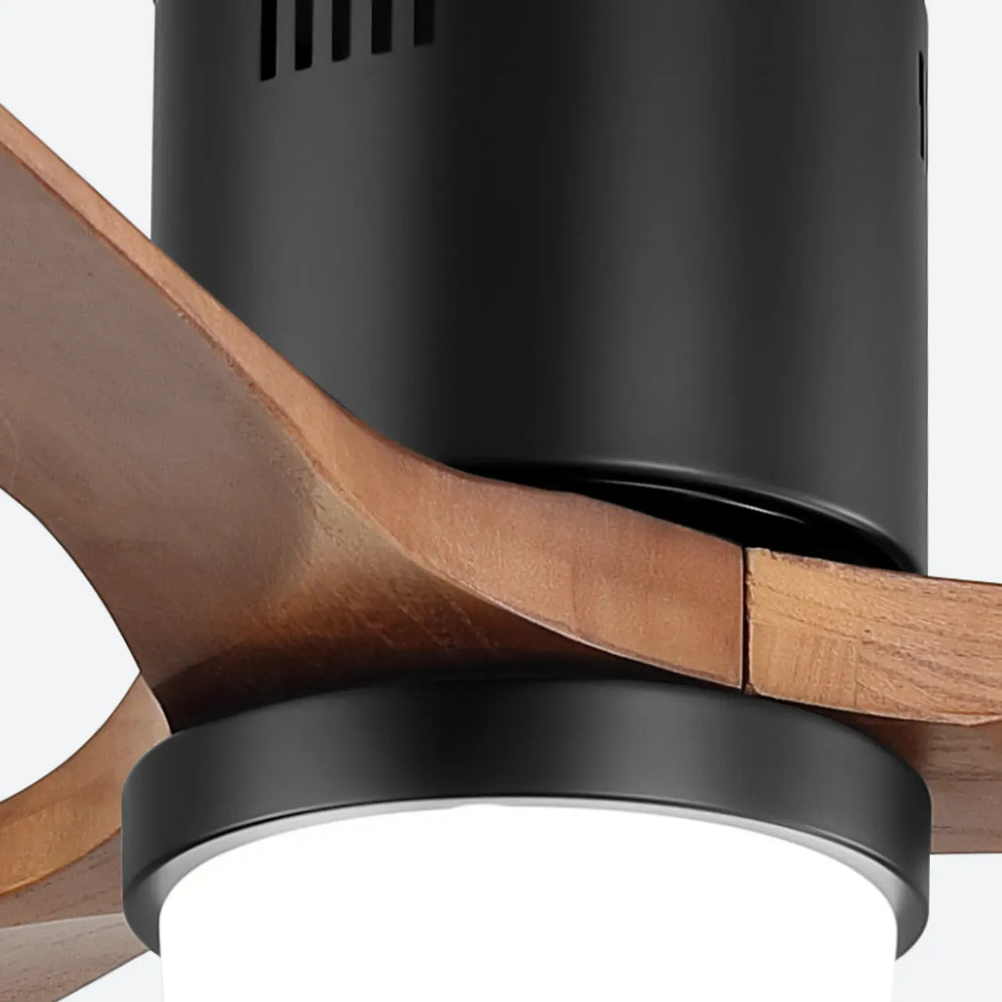 Ventilateur de plafond 52″ Aura - Pales bois & LED intégrée